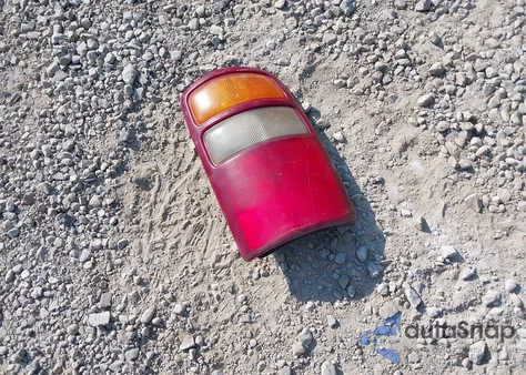 2000 Chevrolet Suburban 1500 Ls z USA, uszkodzony, nr VIN 3GNFK16T3YG200512